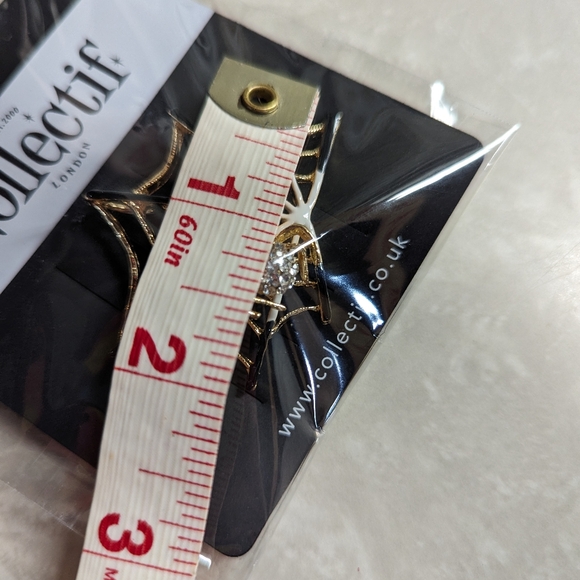Spiderweb brooch pin from Collectif - Picture 3 of 3